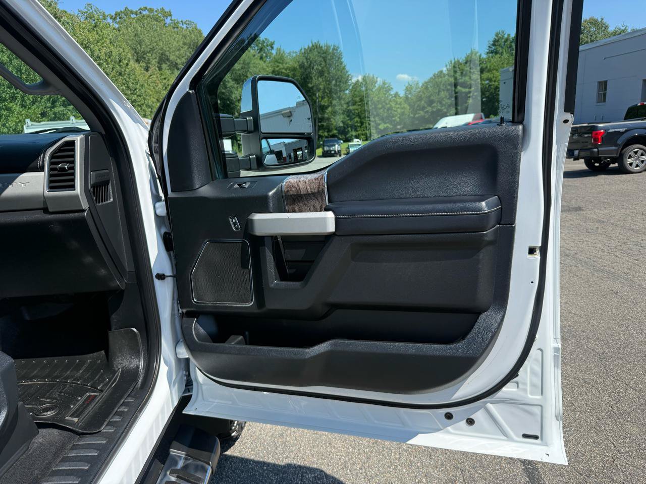 Used 2019 Ford F250 Lariat w/ Chrome Package AWD/4WD image 20