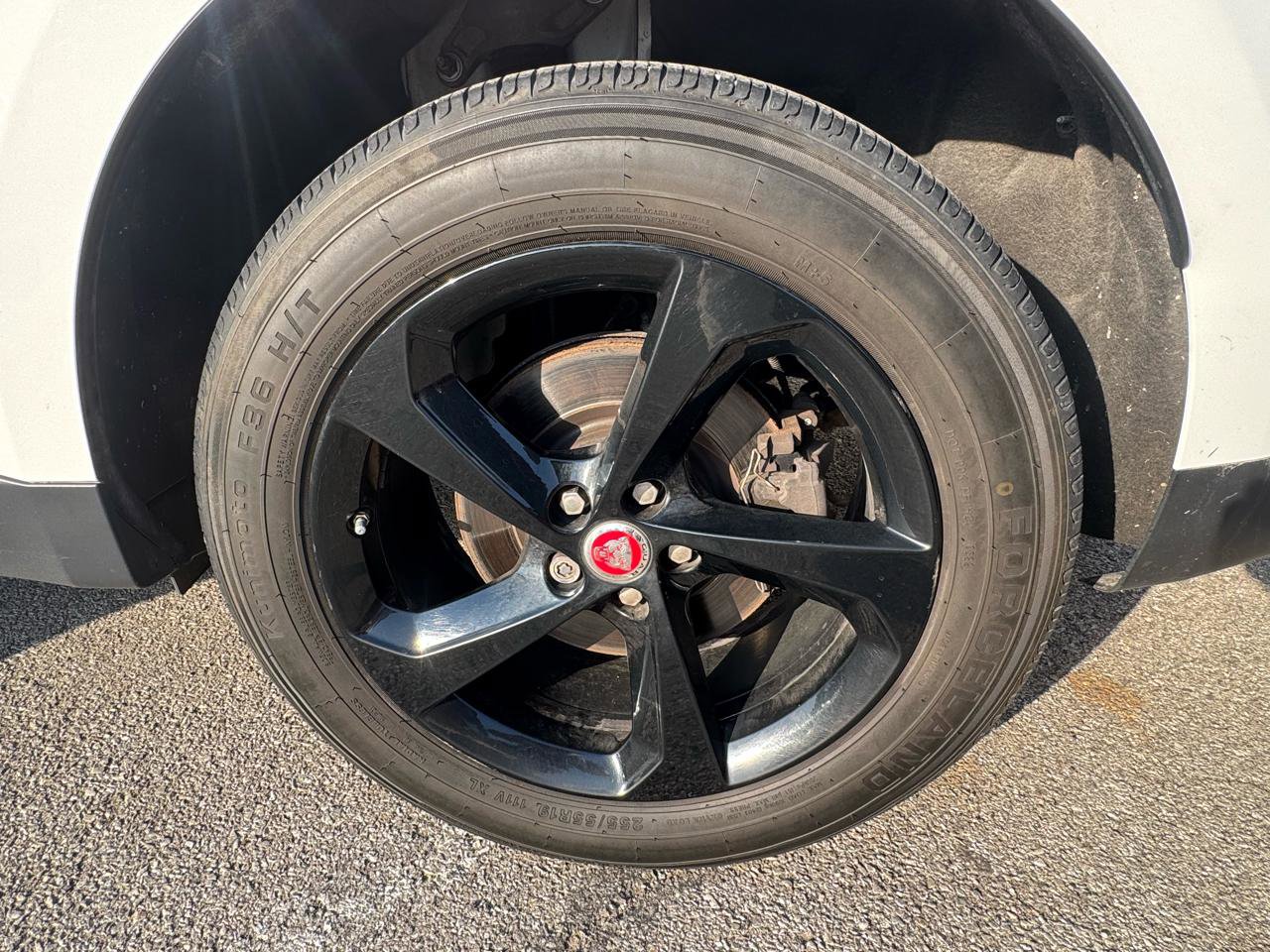 Used 2018 Jaguar F-PACE Premium AWD/4WD image 25