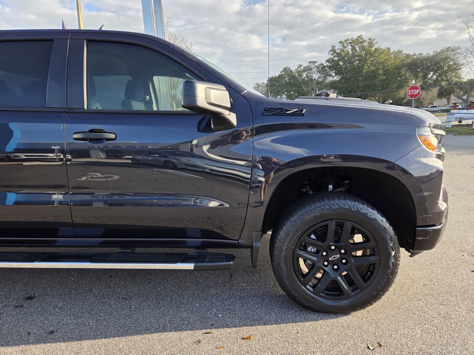 Used 2024 Chevrolet Silverado 1500 Custom Trail Boss w/ LPO, Dark Essentials Package image 8