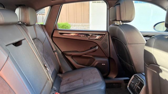 Used 2021 Porsche Macan AWD/4WD image 15
