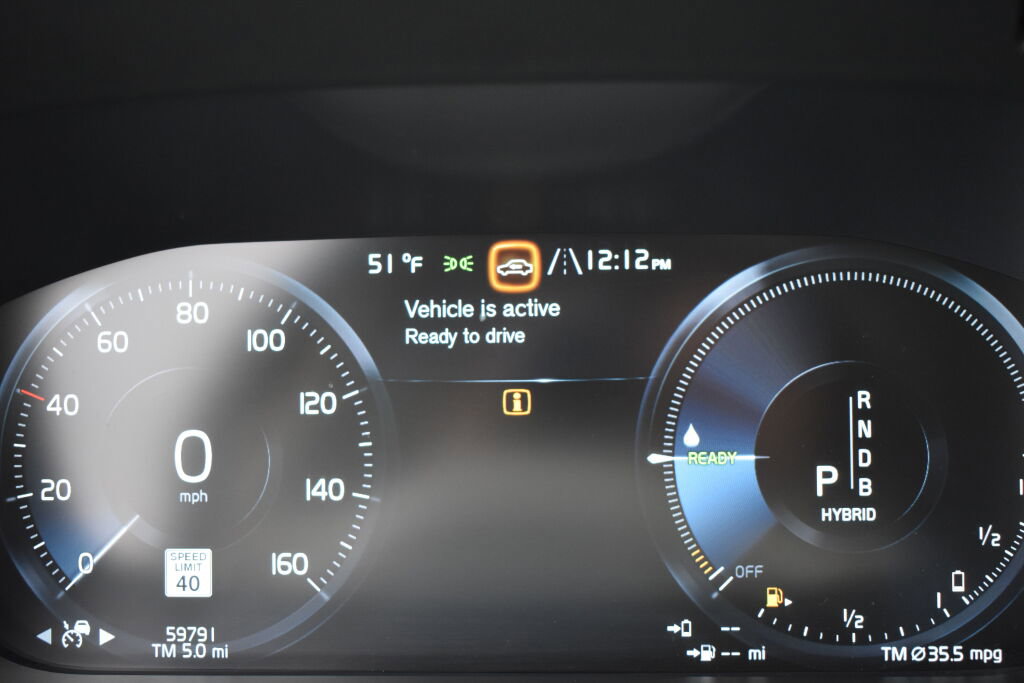 Used 2018 Volvo XC60 T8 Inscription w/ Vision Package image 19