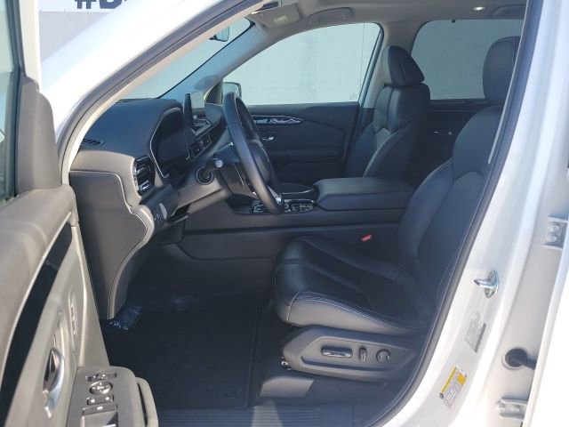 Certified 2025 Honda Pilot Touring image 15