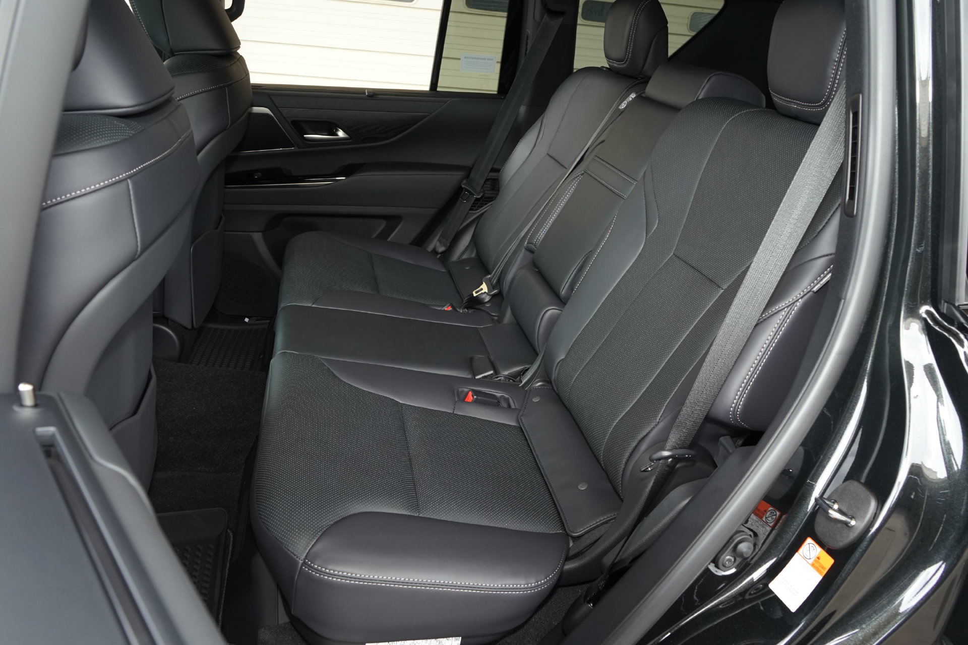 Used 2026 Lexus LX 700h Luxury AWD/4WD image 24