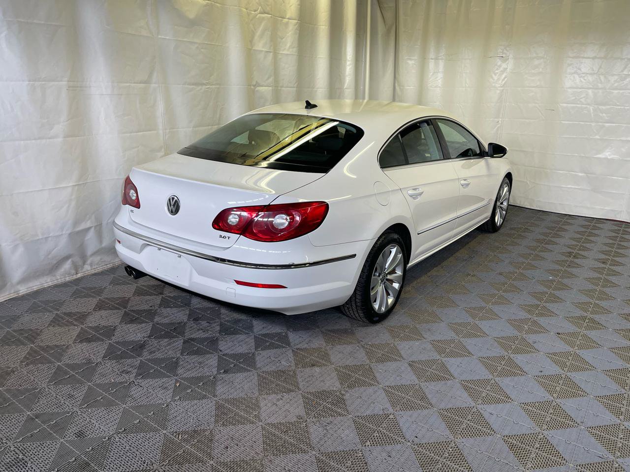 Used 2010 Volkswagen CC Sport FWD image 6