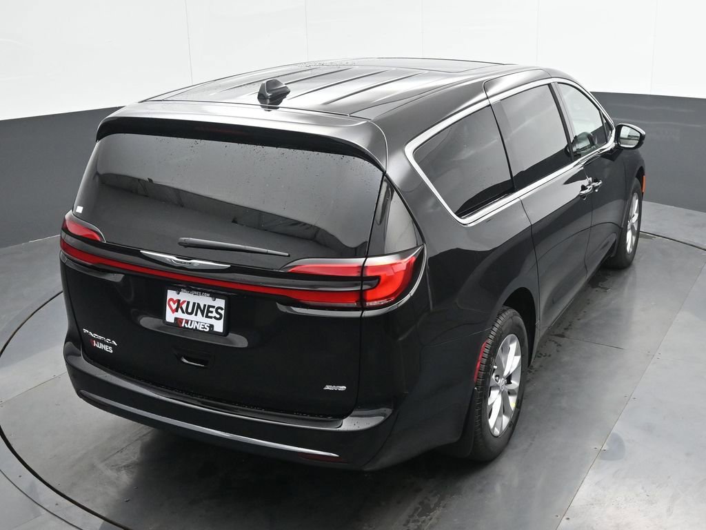 New 2026 Chrysler Pacifica Select image 31