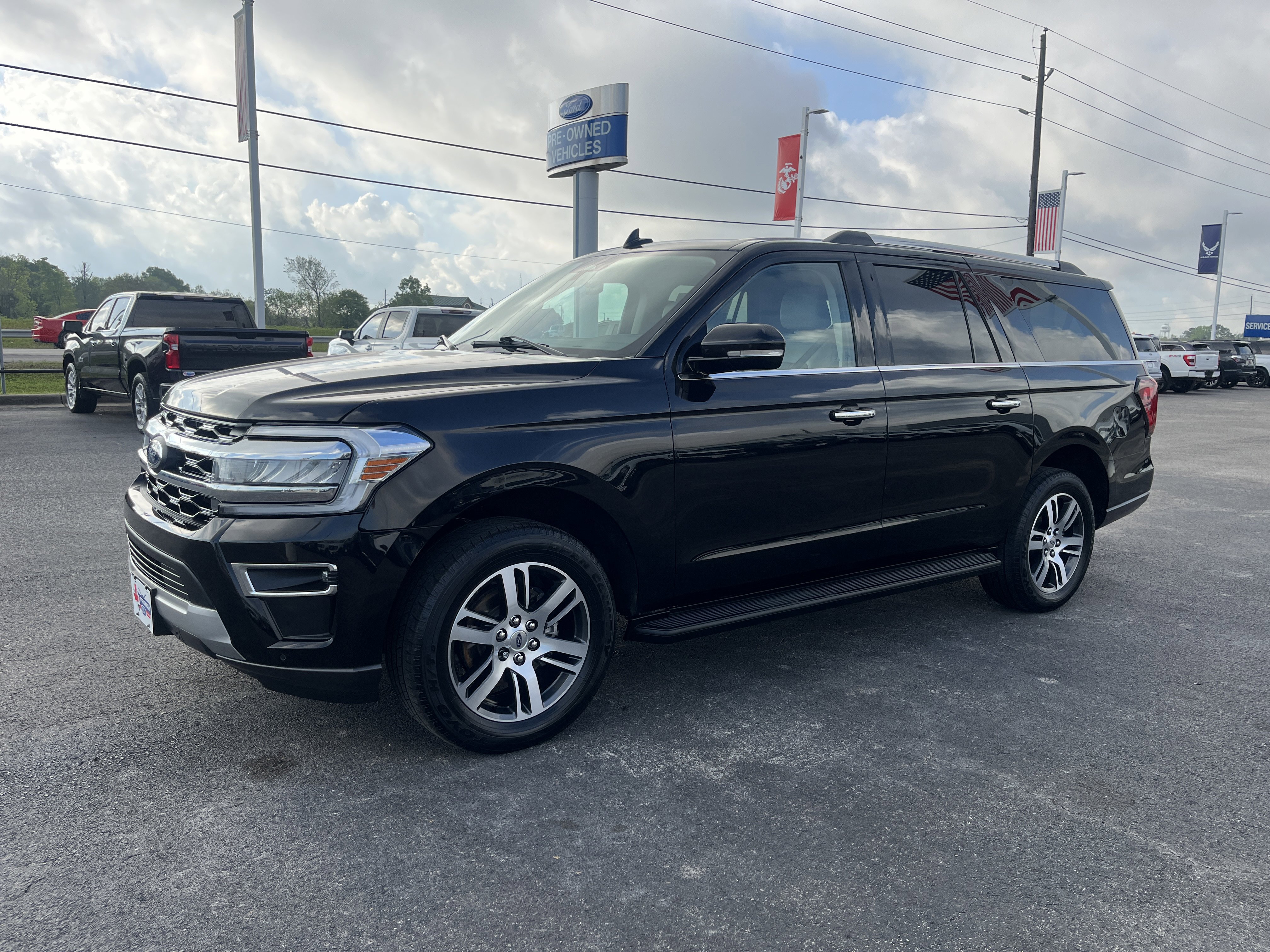 Used 2024 Ford Expedition Max Limited image 7