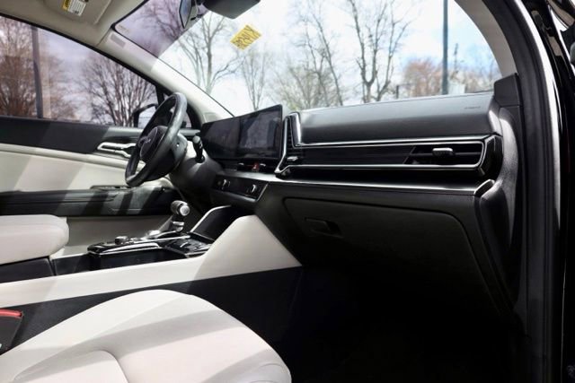 Used 2023 Kia Sportage EX image 40