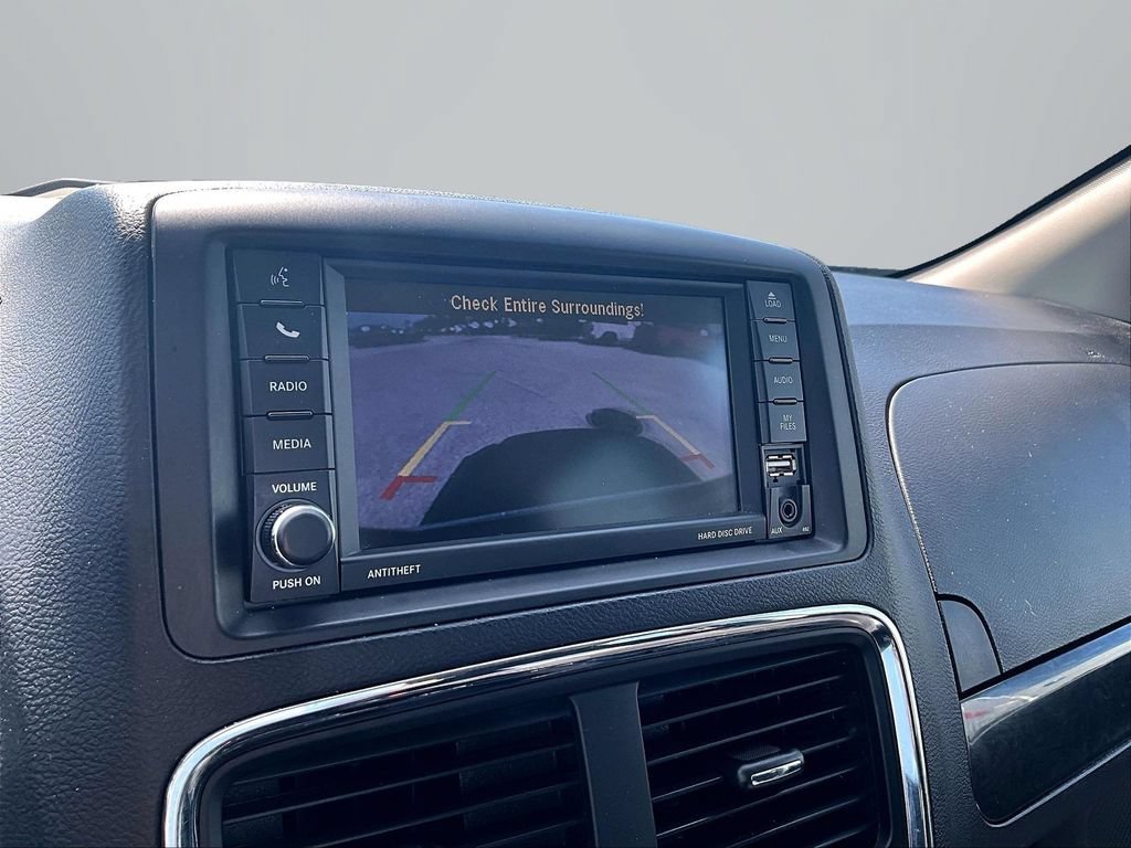 Used 2019 Dodge Grand Caravan SE FWD image 21