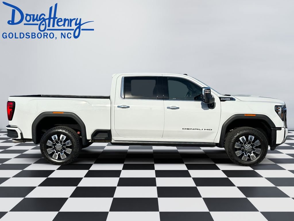 Used 2025 GMC Sierra 2500 Denali w/ Denali Reserve Package AWD/4WD image 6