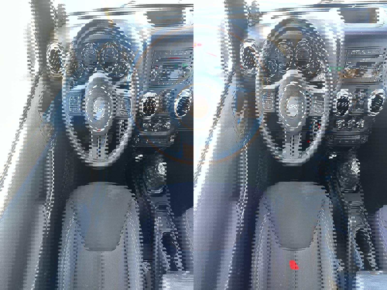 Used 2013 Jeep Wrangler Unlimited Rubicon w/ Connectivity Group image 17