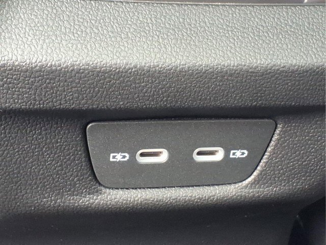 New 2026 Volkswagen Tiguan SE R-Line image 13