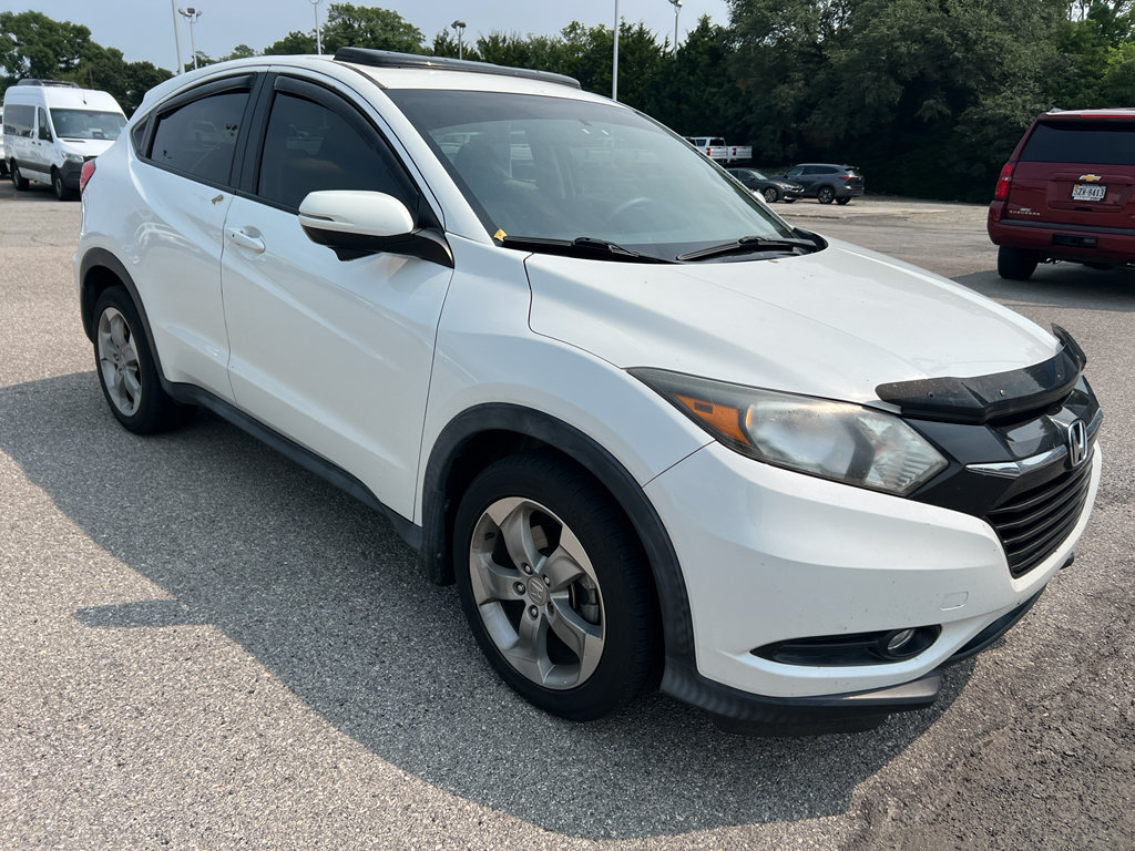 Used 2017 Honda HR-V EX image 3