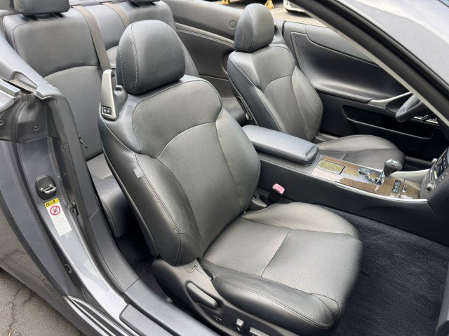 Used 2013 Lexus IS 250C w/ Luxury Pkg RWD image 27