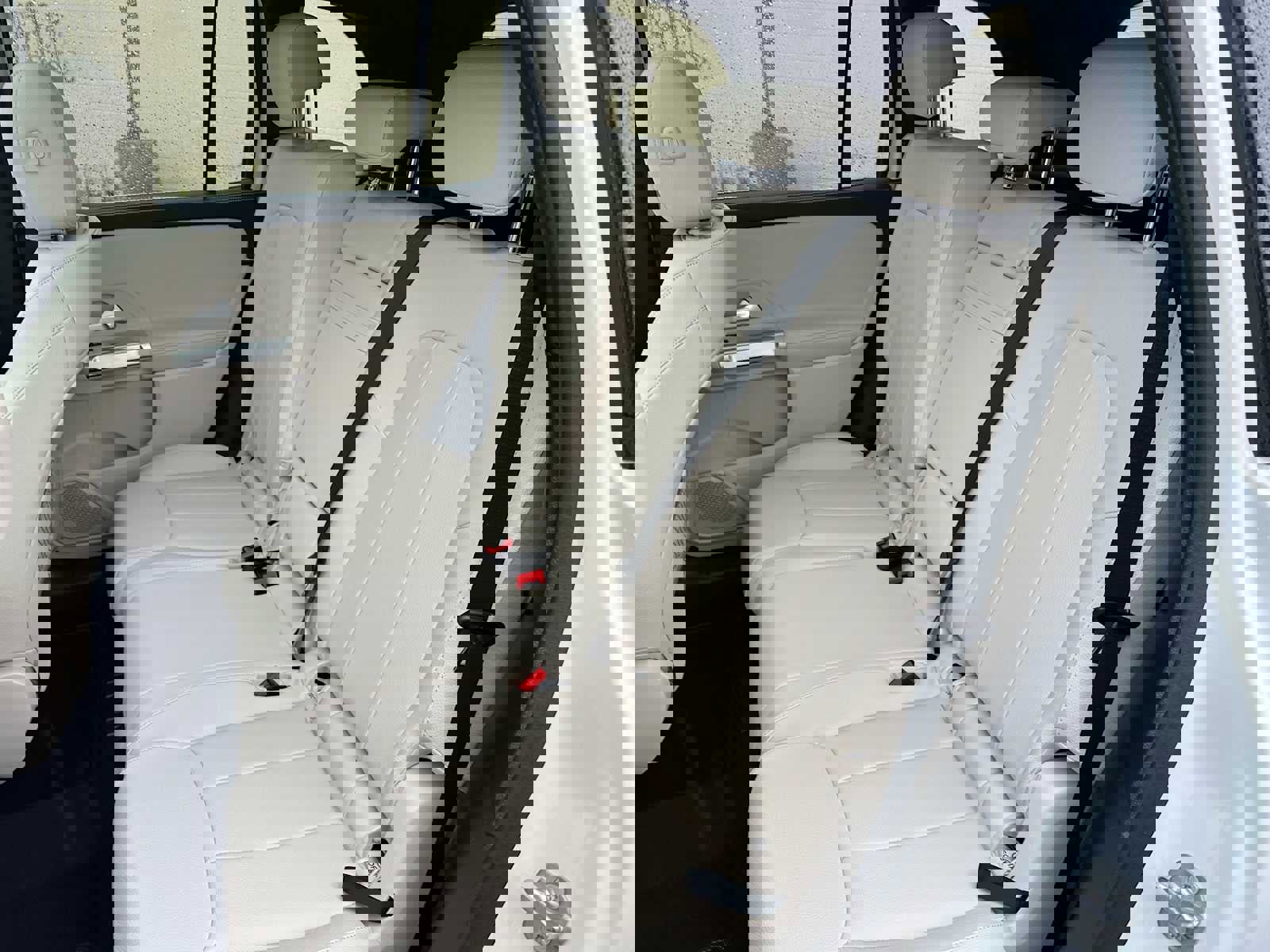 Used 2026 Mercedes-Benz GLB 250 4MATIC image 17