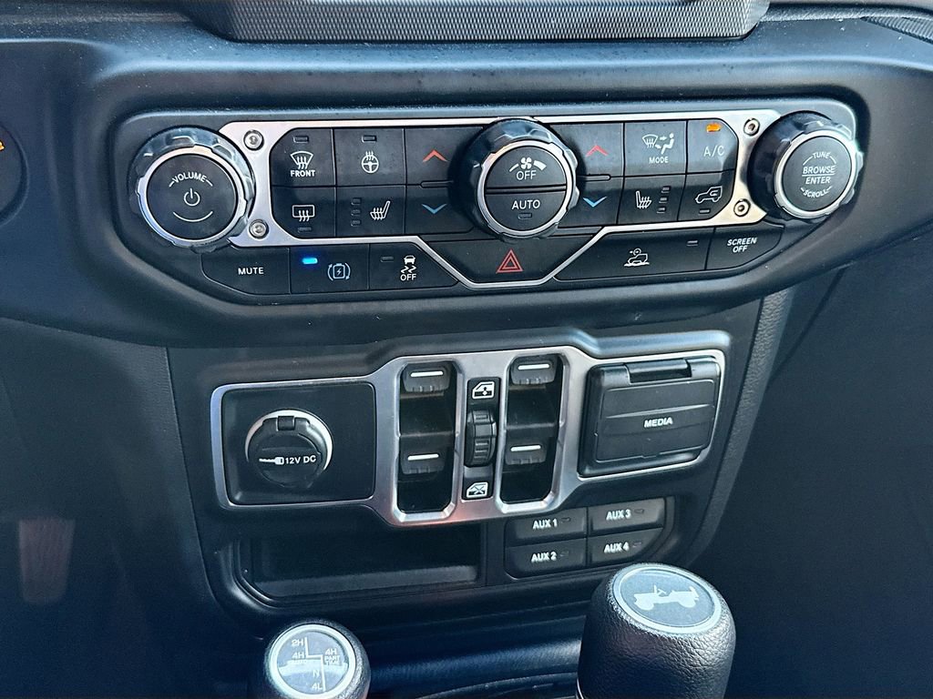 Used 2023 Jeep Wrangler Unlimited w/ Cold Weather Group image 16