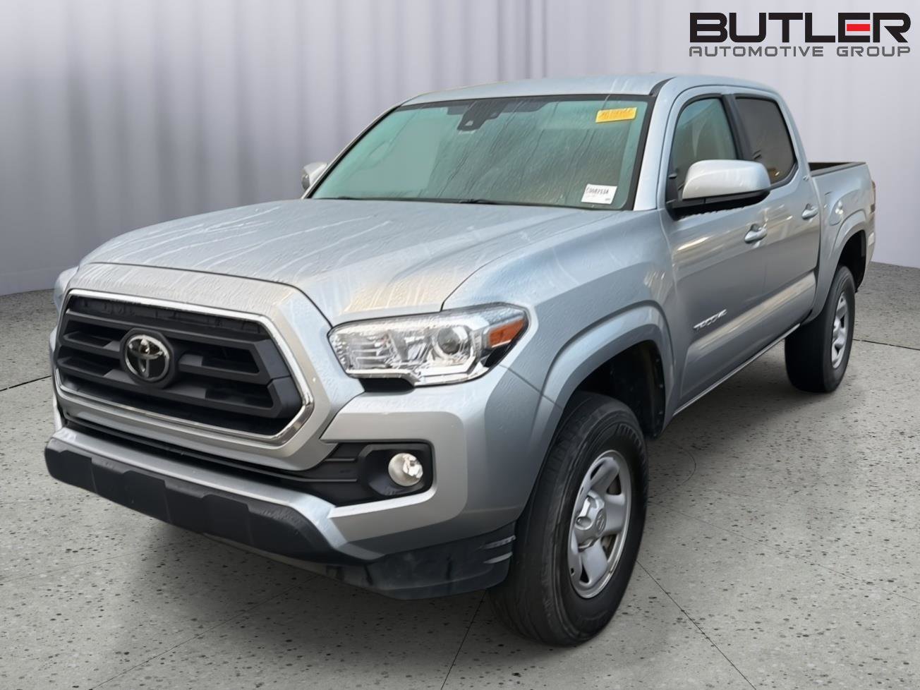 Used 2023 Toyota Tacoma SR5 RWD image 2