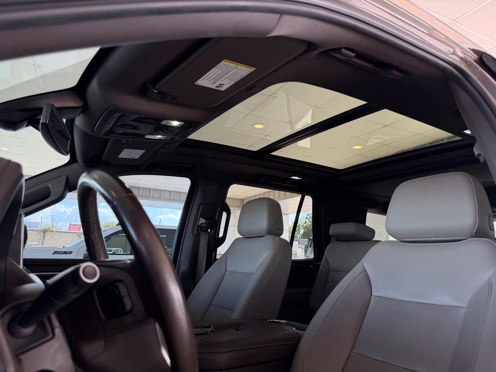 Used 2021 Chevrolet Tahoe Z71 w/ Luxury Package AWD/4WD image 17