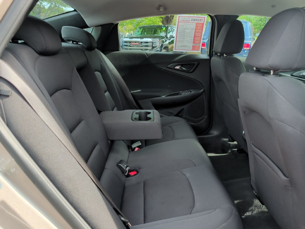 Used 2025 Chevrolet Malibu LT FWD image 35