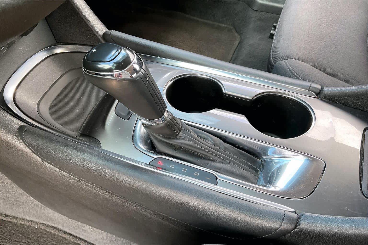 Used 2017 Chevrolet Malibu LT FWD image 16
