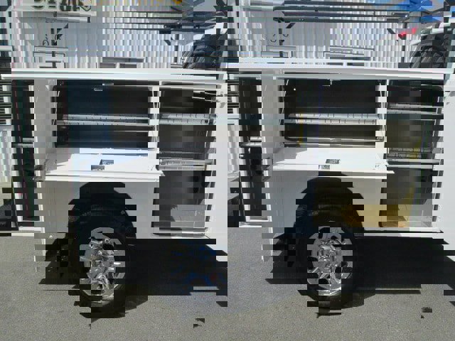 Used 2017 RAM 3500 SLT AWD/4WD image 8