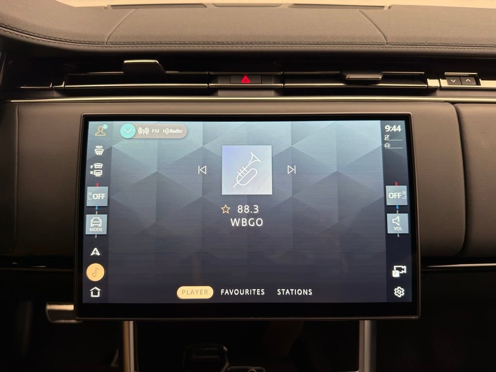 Certified 2025 Land Rover Range Rover SE AWD/4WD image 15