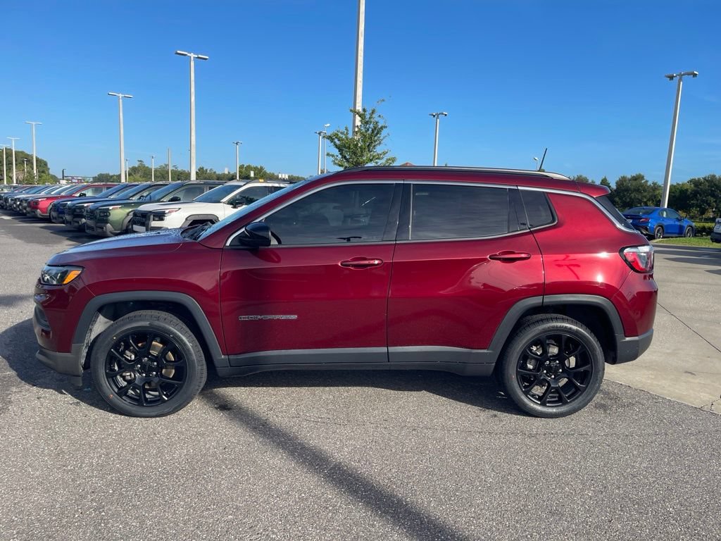 Used 2022 Jeep Compass Latitude AWD/4WD image 7