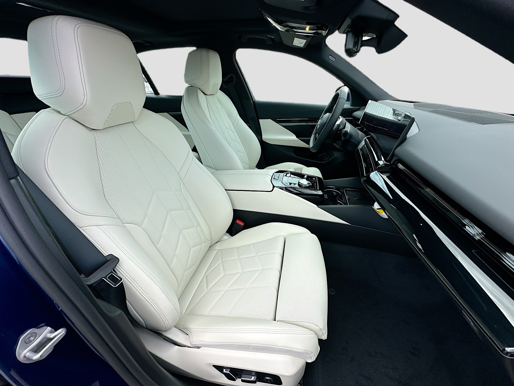 New 2026 BMW 530i w/ Premium Package RWD image 23