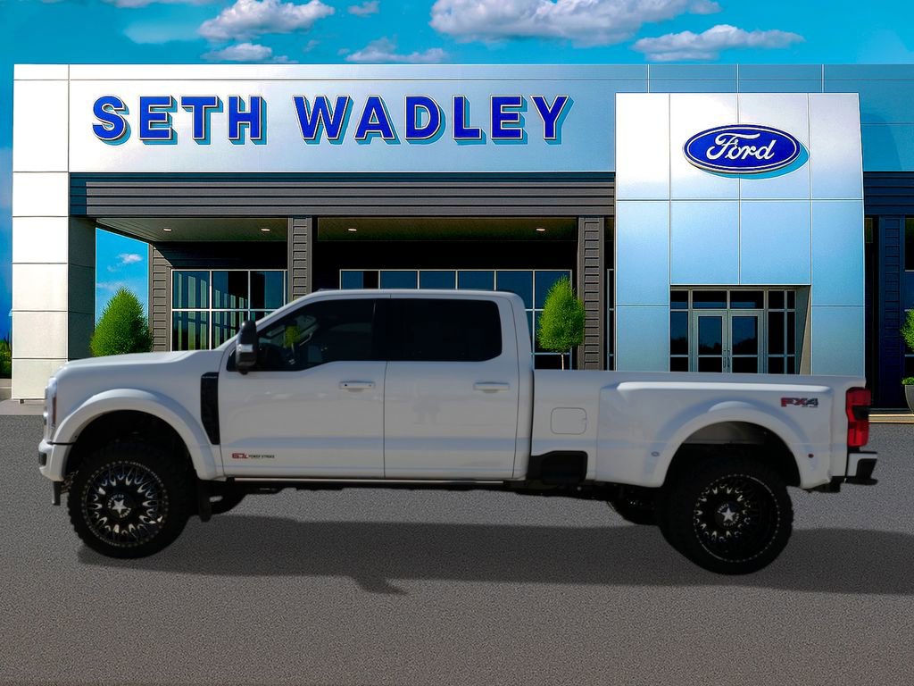 Used 2026 Ford F450 Platinum w/ FX4 Off-Road Package image 3