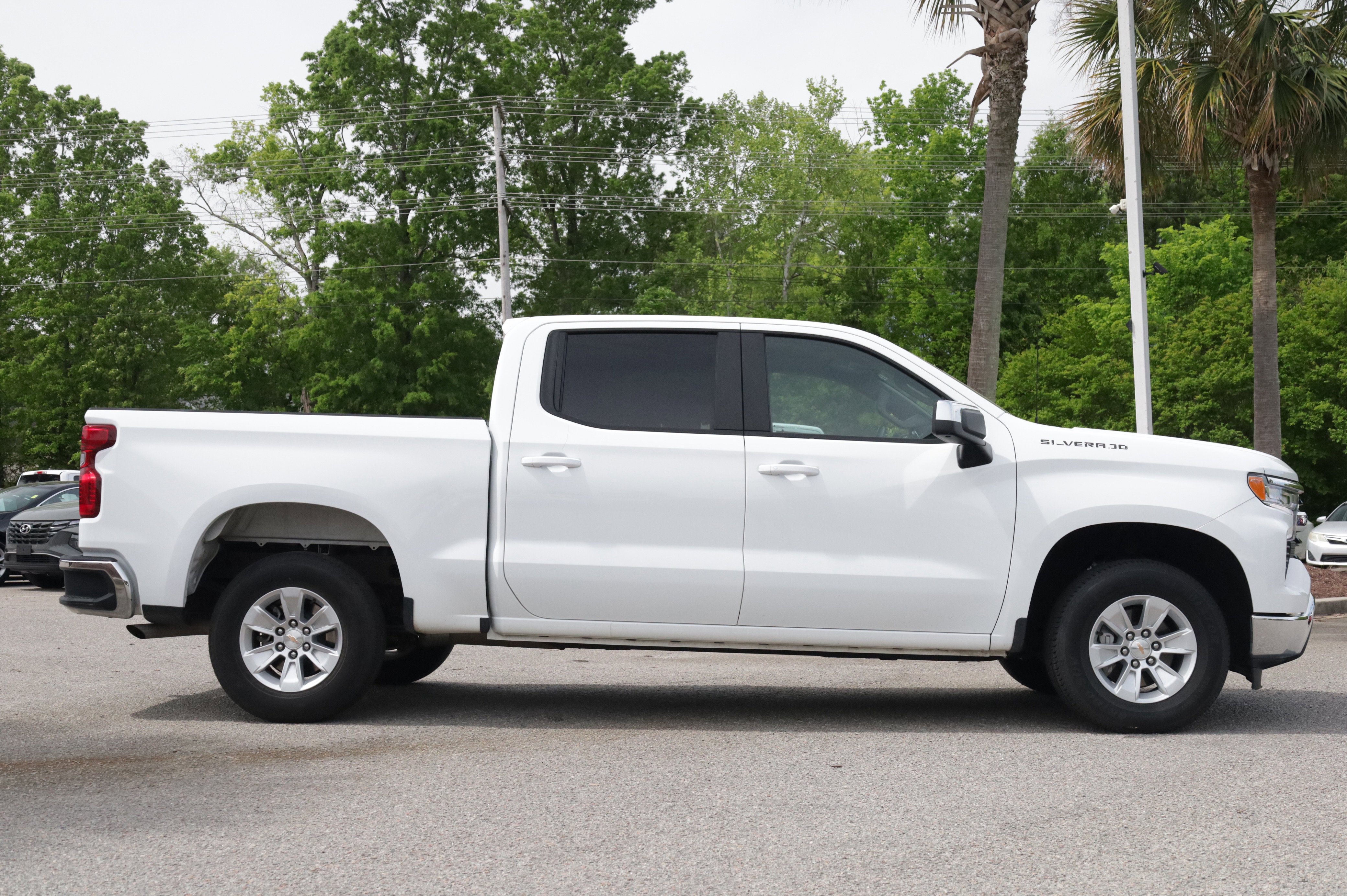 Used 2025 Chevrolet Silverado 1500 LT image 6