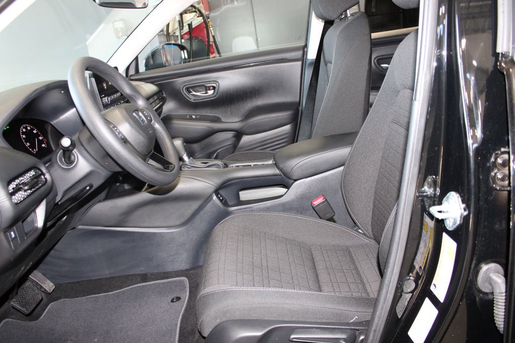 Certified 2025 Honda HR-V LX image 12
