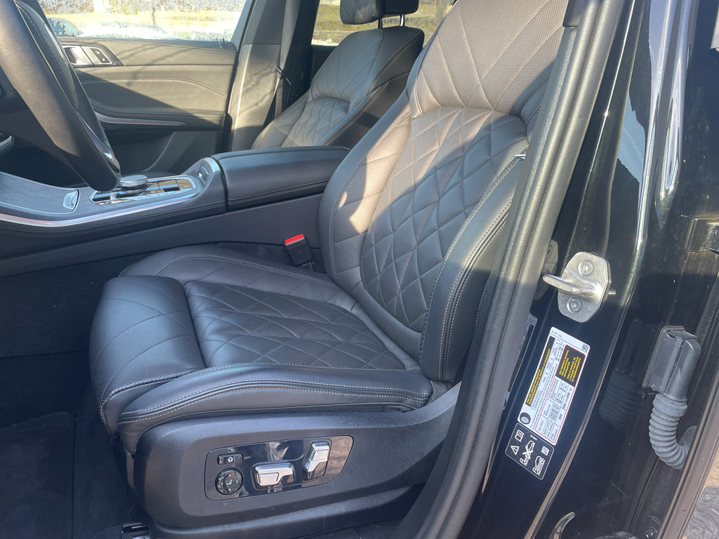Used 2025 BMW X5 xDrive40i w/ Climate Comfort Package image 13