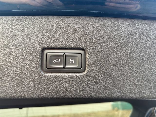 Used 2019 Audi Q8 Prestige AWD/4WD image 26