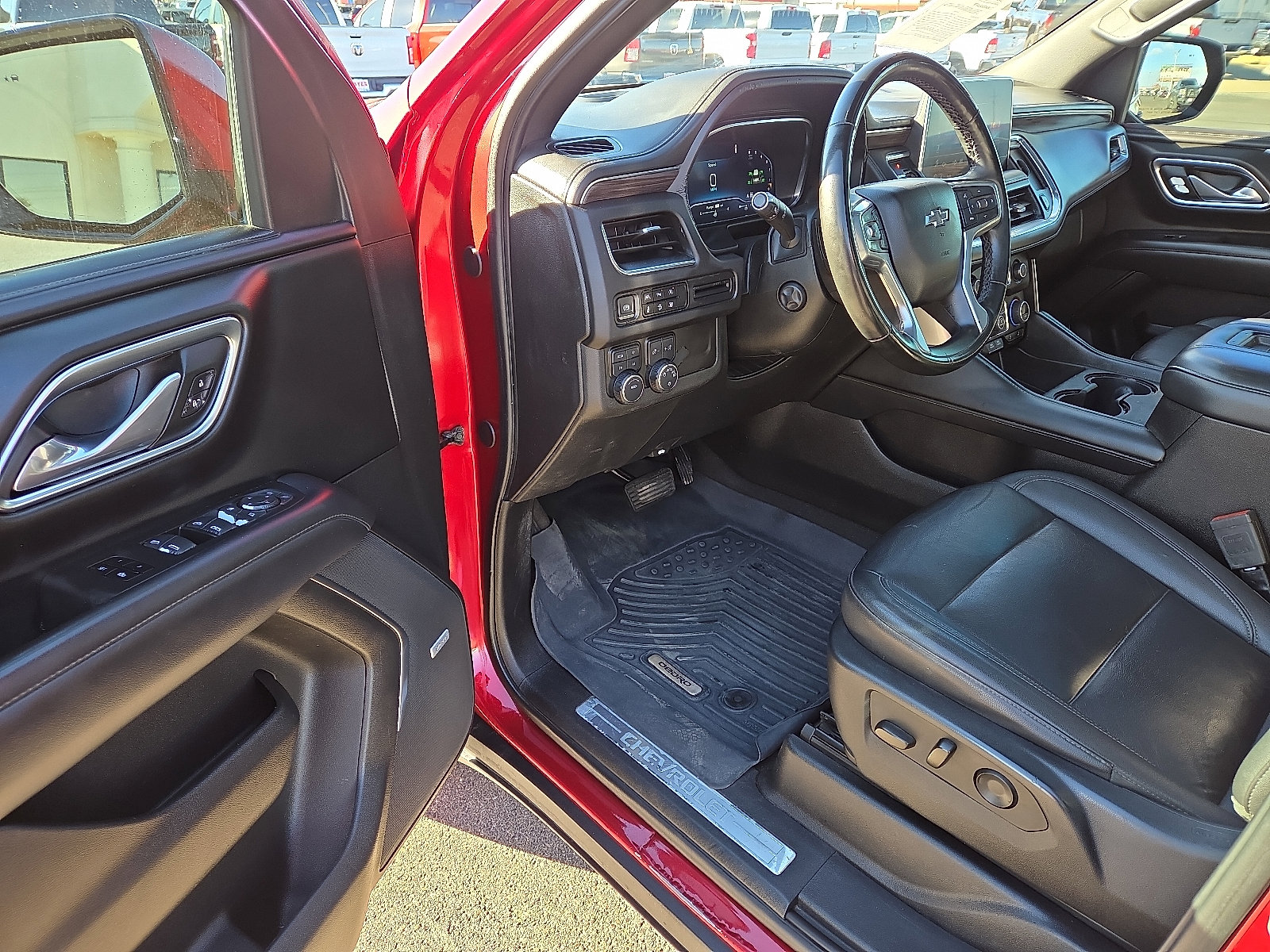 Used 2023 Chevrolet Tahoe Z71 w/ Luxury Package image 11