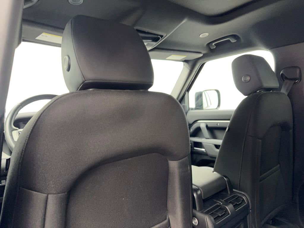 Used 2025 Land Rover Defender 110 S image 33