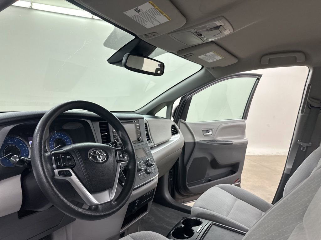 Used 2019 Toyota Sienna LE image 26