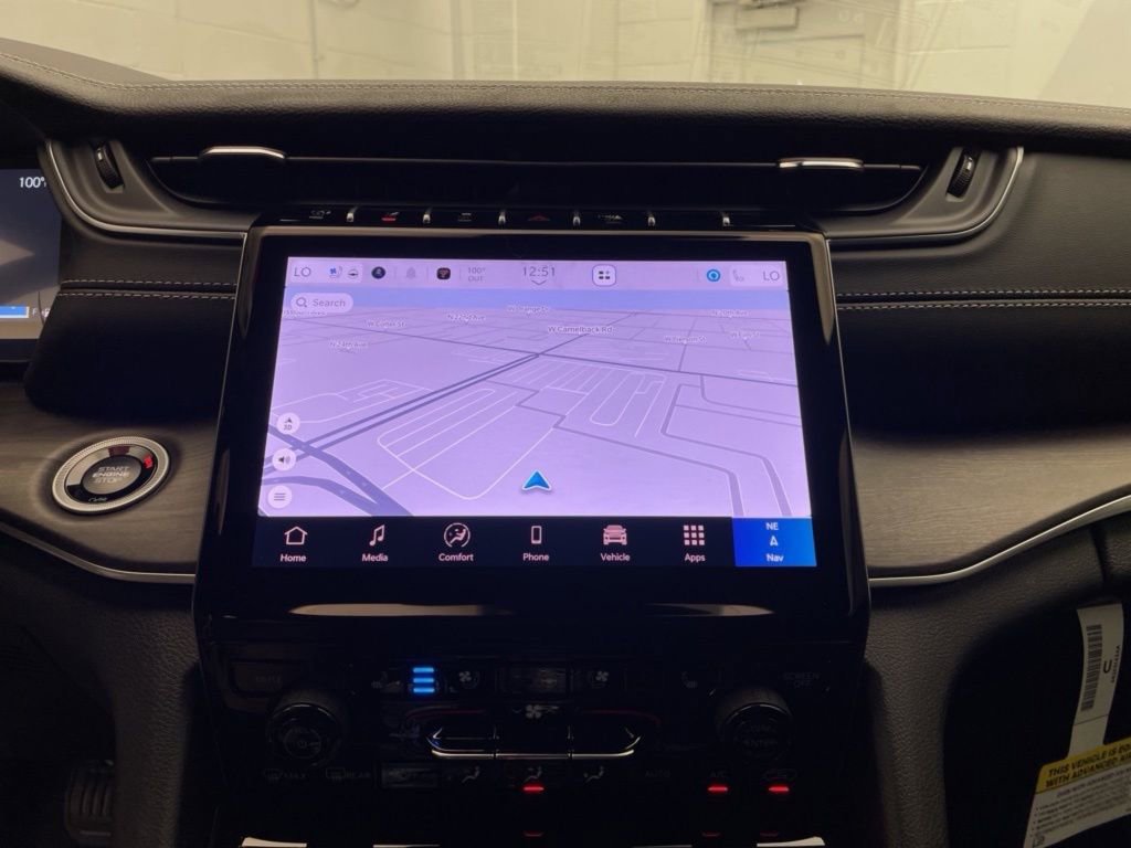 New 2025 Jeep Grand Cherokee Limited w/ Luxury Tech Group II image 13