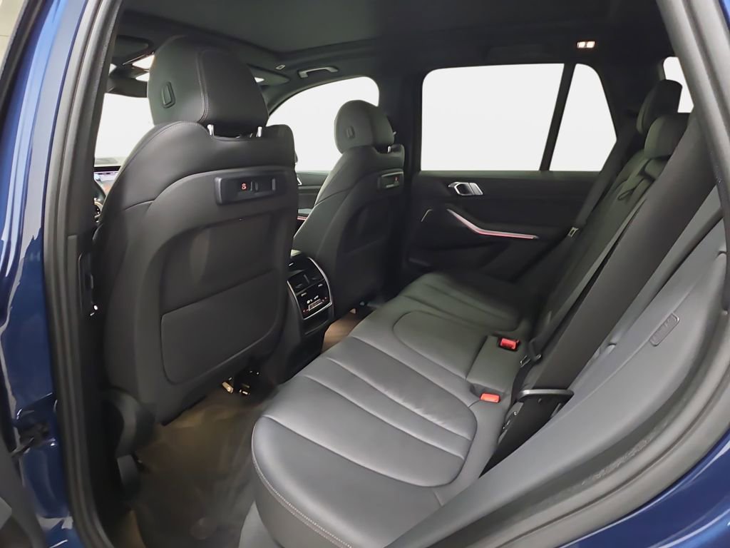 Used 2020 BMW X5 xDrive40i w/ M Sport Package image 12