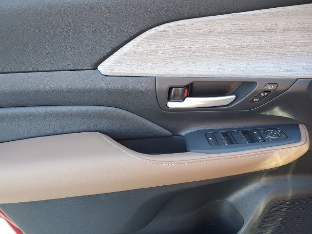 New 2026 Toyota Grand Highlander AWD image 16