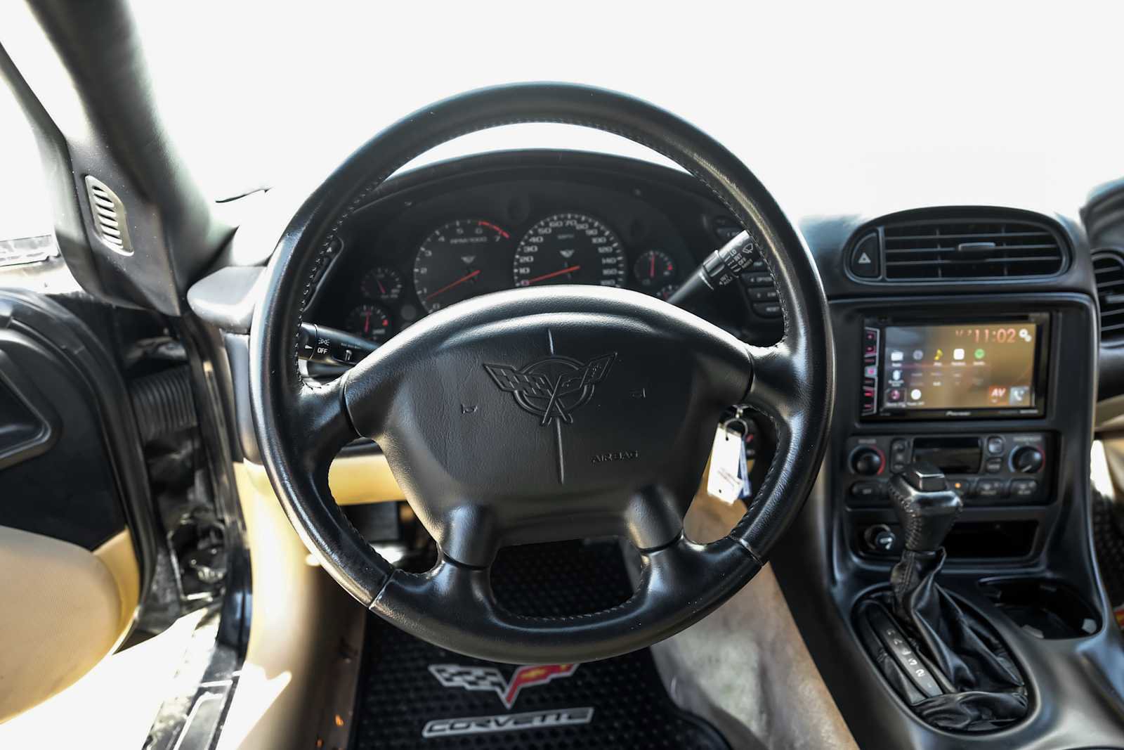 Used 2004 Chevrolet Corvette Coupe w/ Roof Package image 14