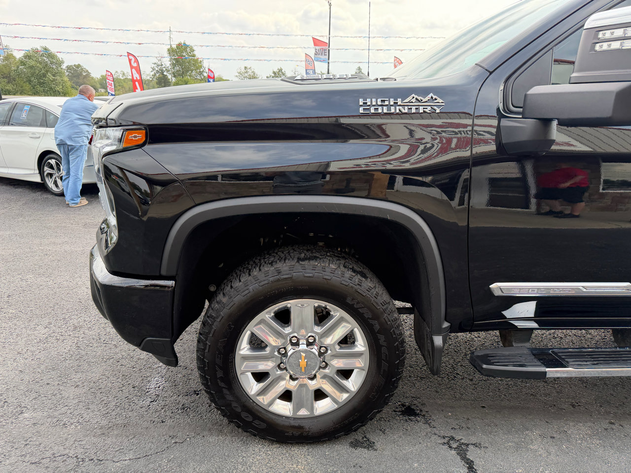 Used 2025 Chevrolet Silverado 2500 High Country w/ Technology Package image 11