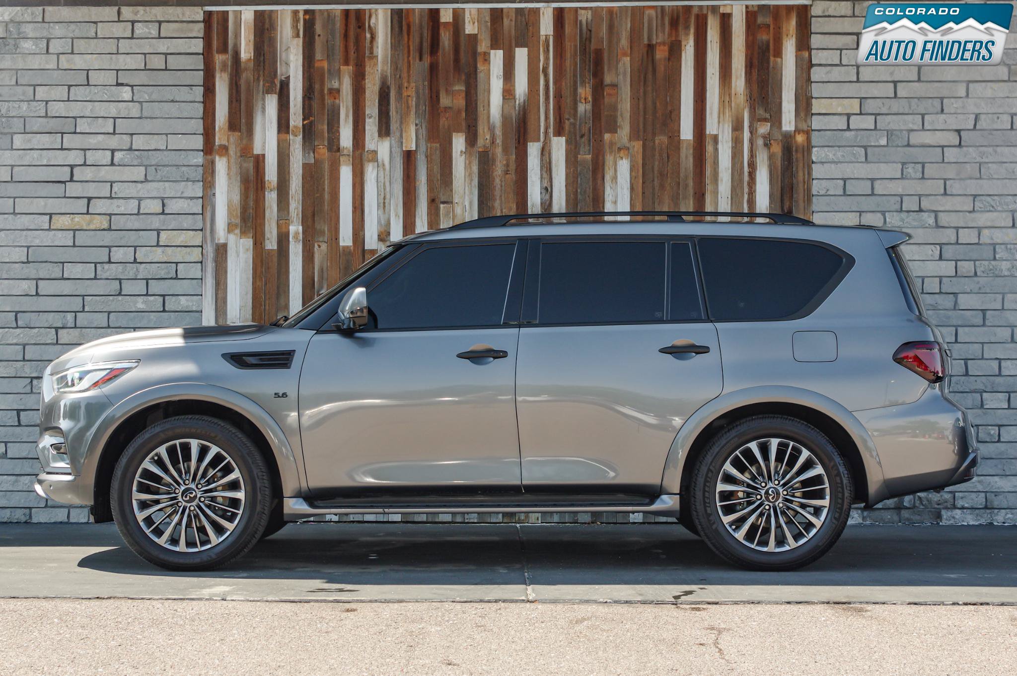 Used 2019 INFINITI QX80 Luxe w/ 22" Wheel Package AWD/4WD image 3