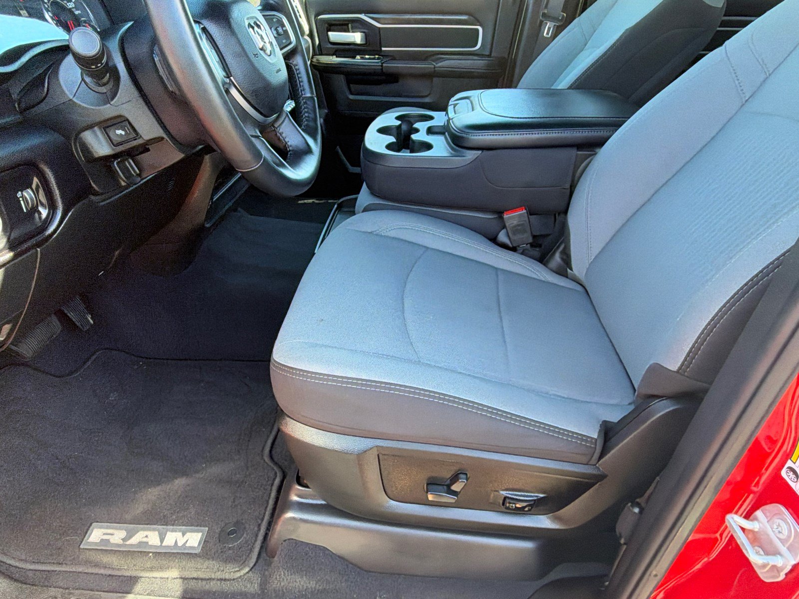 Used 2024 RAM 2500 Big Horn w/ Level 2 Equipment Group AWD/4WD image 9