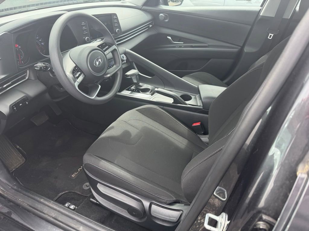 Used 2021 Hyundai Elantra SEL FWD image 6