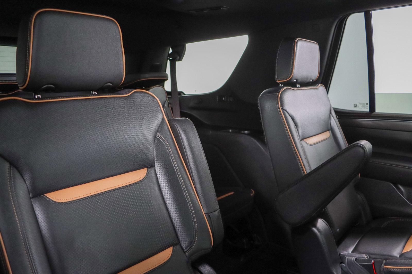 Used 2023 GMC Yukon AT4 AWD/4WD image 32
