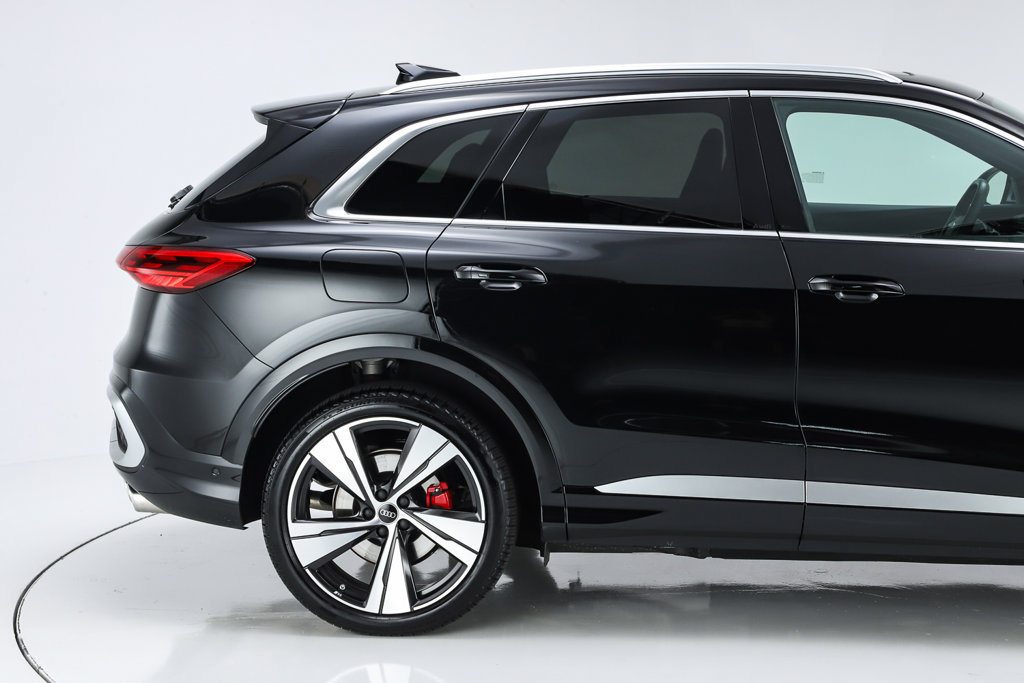 Used 2025 Audi SQ5 Premium Plus AWD/4WD image 15