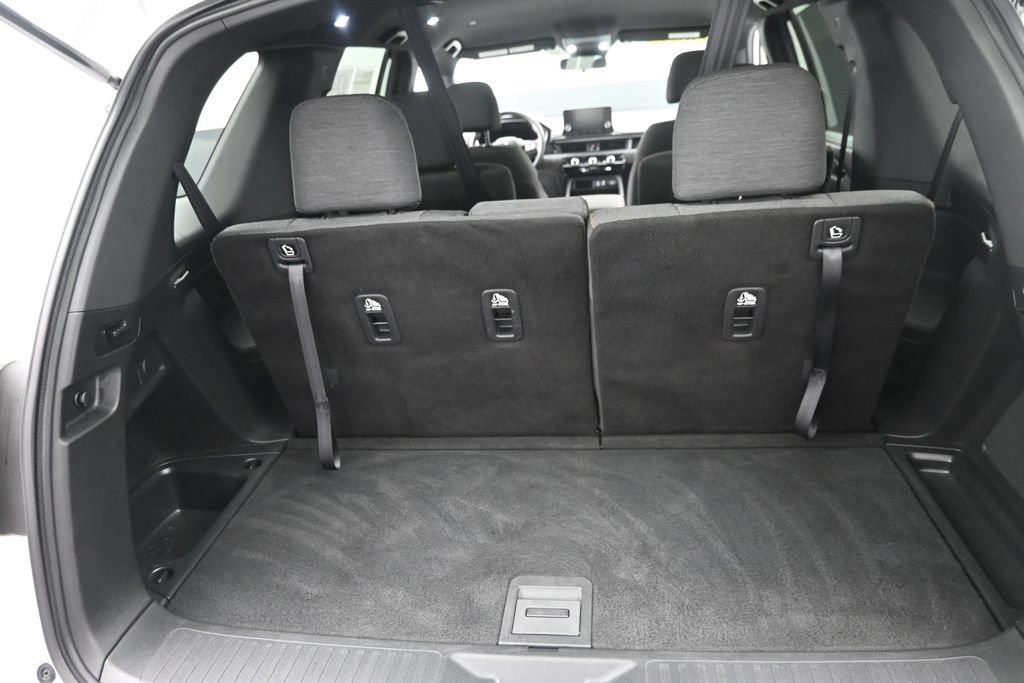 Used 2025 Honda Pilot Sport image 17