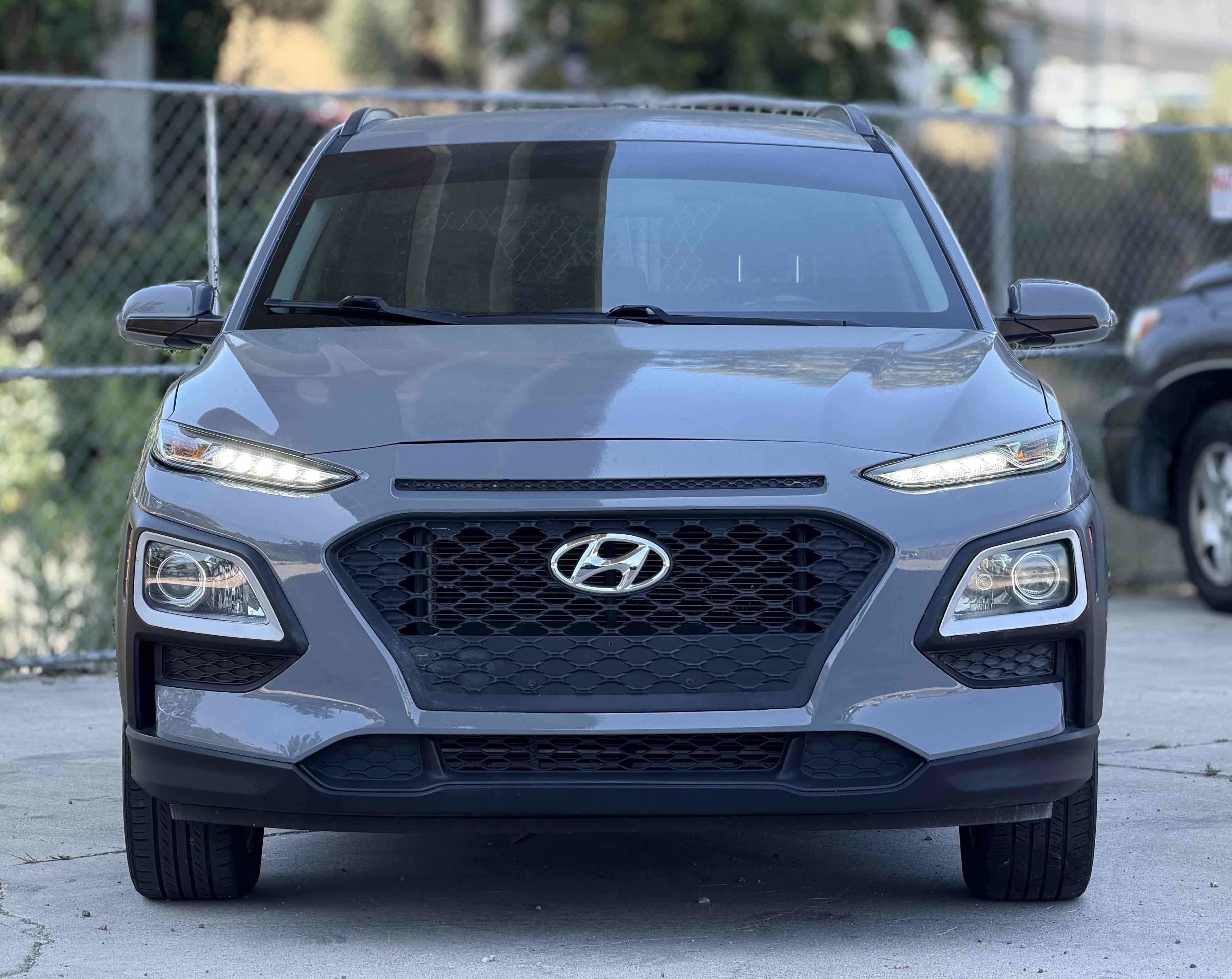 Used 2018 Hyundai Kona SEL FWD image 2