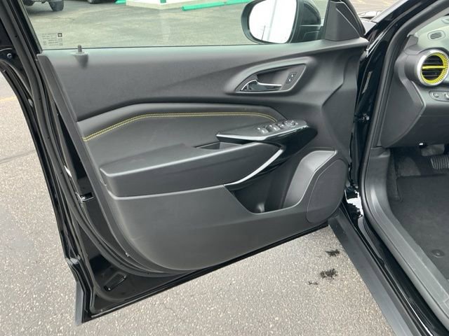 New 2026 Chevrolet Trax LT image 12