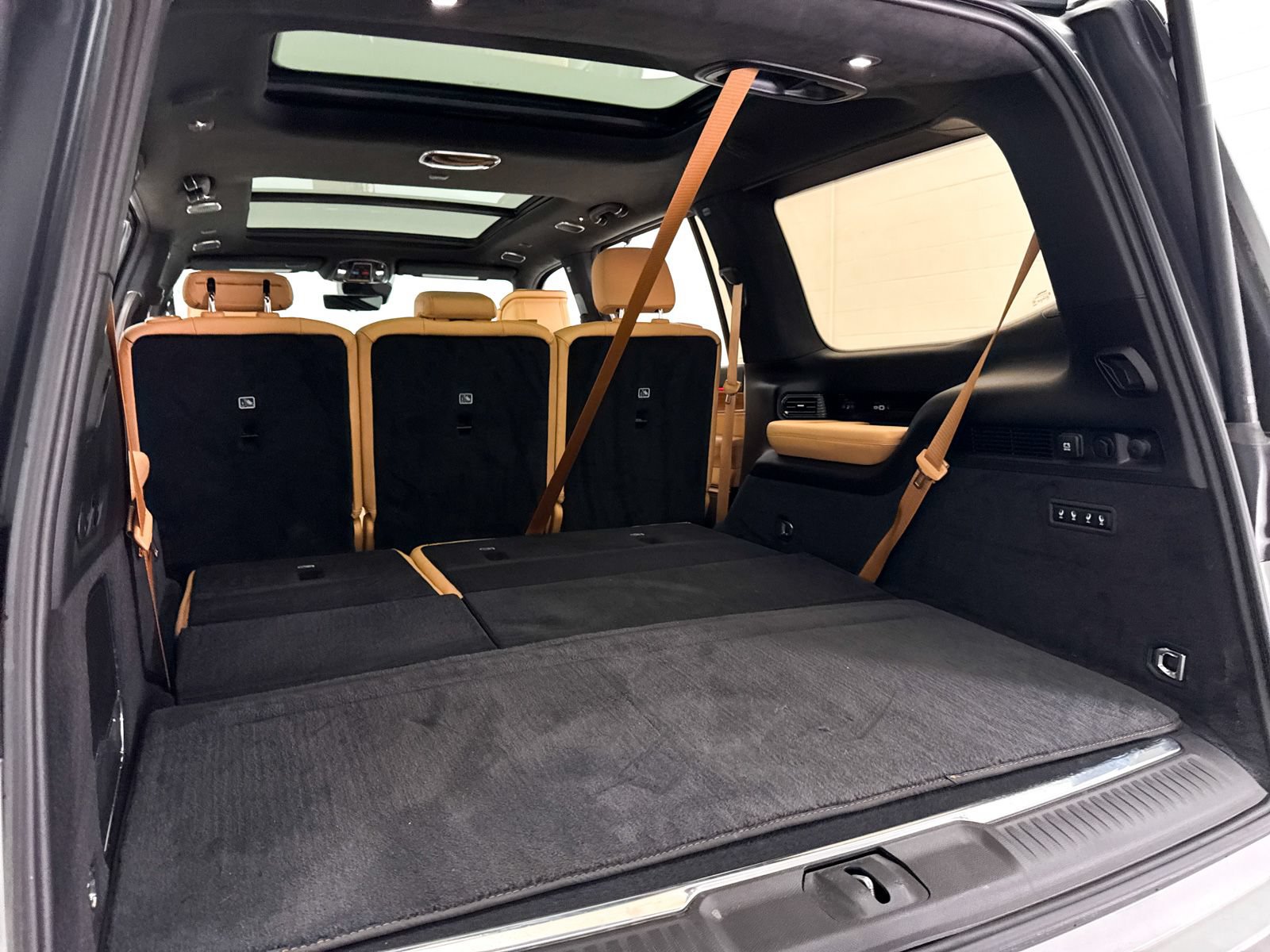Used 2022 Jeep Grand Wagoneer Series III w/ Flexible Seating Group AWD/4WD image 38