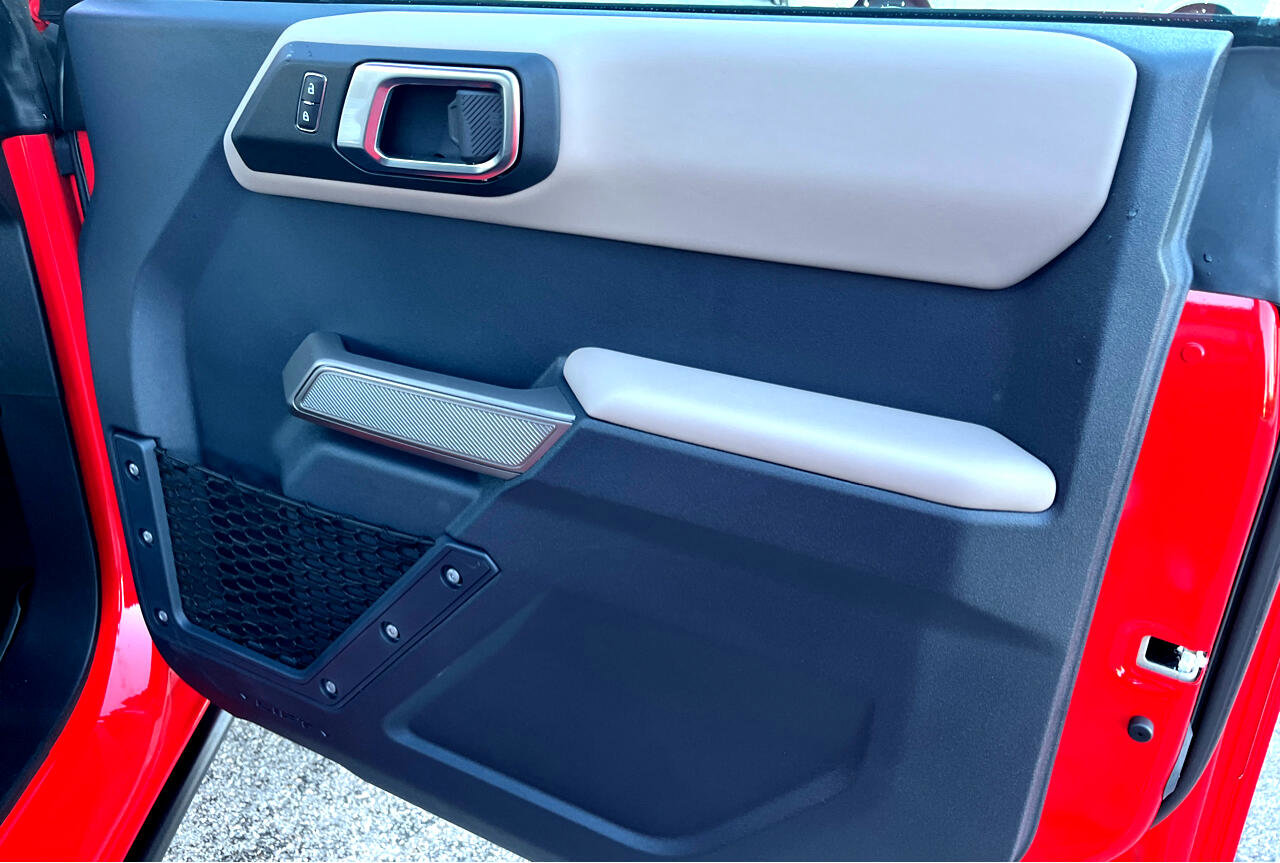 Used 2023 Ford Bronco Wildtrak image 27